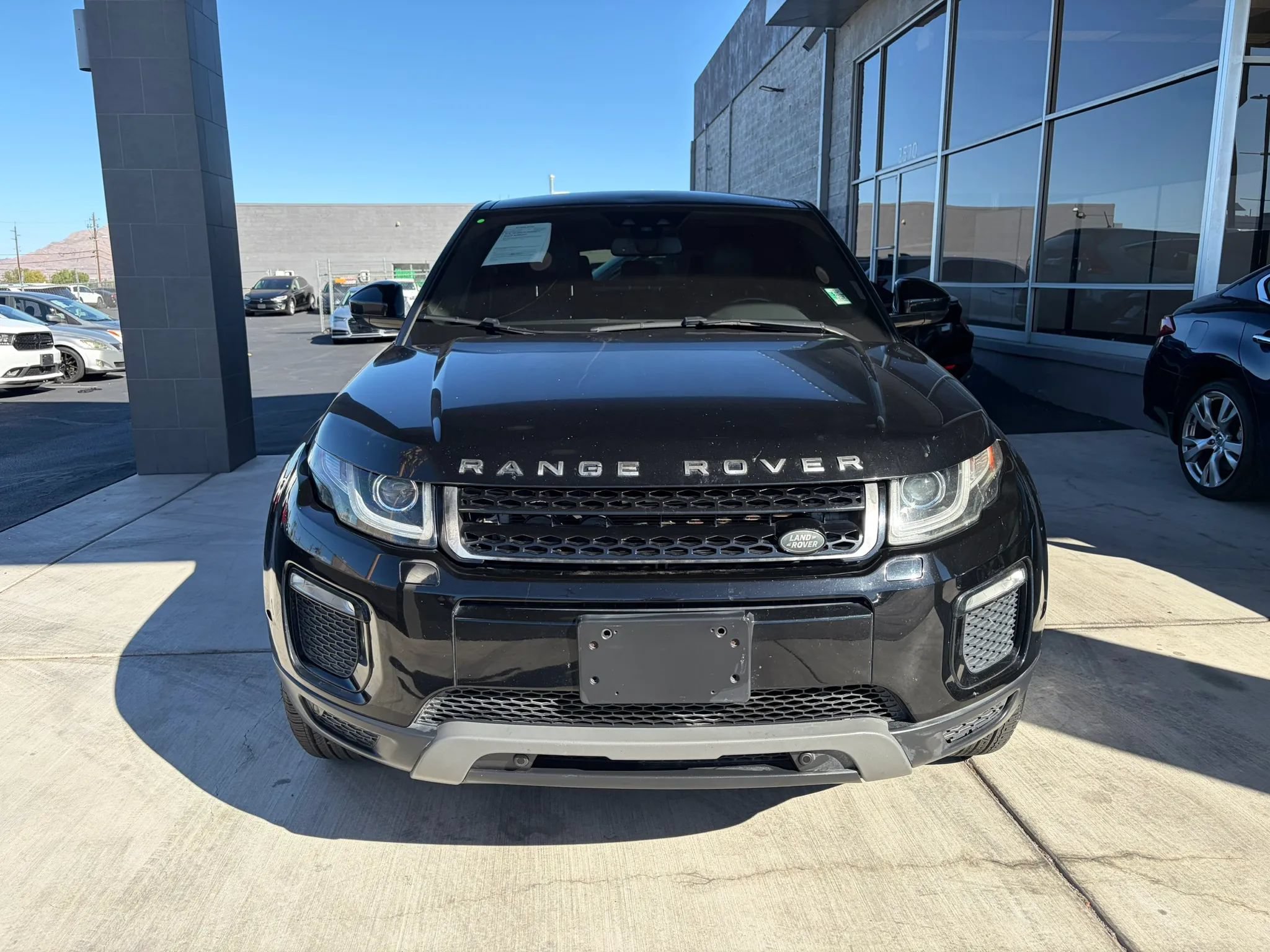 Used 2018 Land Rover Range Rover Evoque SE AWD/4WD image 3