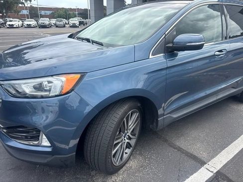 Used 2019 Ford Edge Titanium FWD image 5