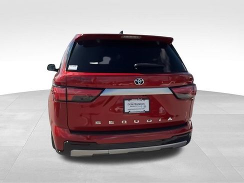 Used 2023 Toyota Sequoia Capstone AWD/4WD image 7