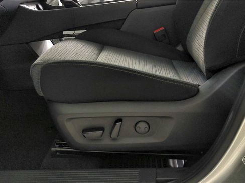 Certified 2023 Nissan Rogue SV image 18