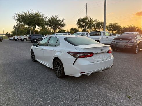 Used 2023 Toyota Camry SE w/ Convenience Package image 3