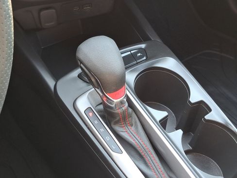 Used 2024 Chevrolet Trax RS w/ Sunroof Package image 22