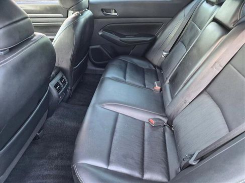 Used 2019 Nissan Altima 2.5 SL FWD image 18