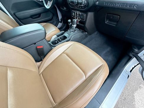 Used 2022 Jeep Wrangler Unlimited Rubicon 4xe w/ Cold Weather Group image 33