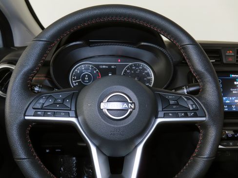 New 2025 Nissan Versa SR w/ Trunk Package image 20