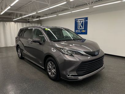 Used 2021 Toyota Sienna XLE