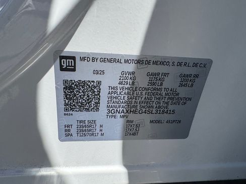 Used 2025 Chevrolet Equinox LT FWD image 16