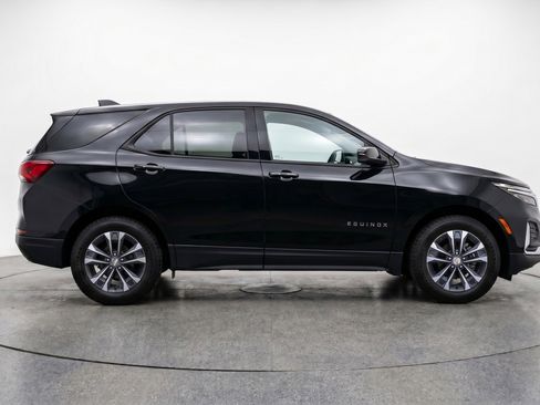 Used 2025 Chevrolet Equinox LT FWD image 11