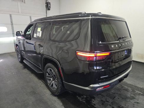Used 2022 Jeep Wagoneer Series III w/ Flexible Seating Group AWD/4WD image 3