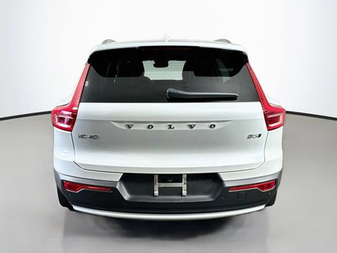 Used 2023 Volvo XC40 B5 Core w/ Convenience Package AWD/4WD image 5