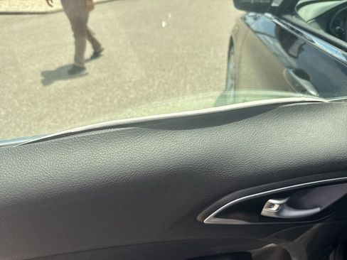 Used 2016 Chrysler 200 Limited image 8