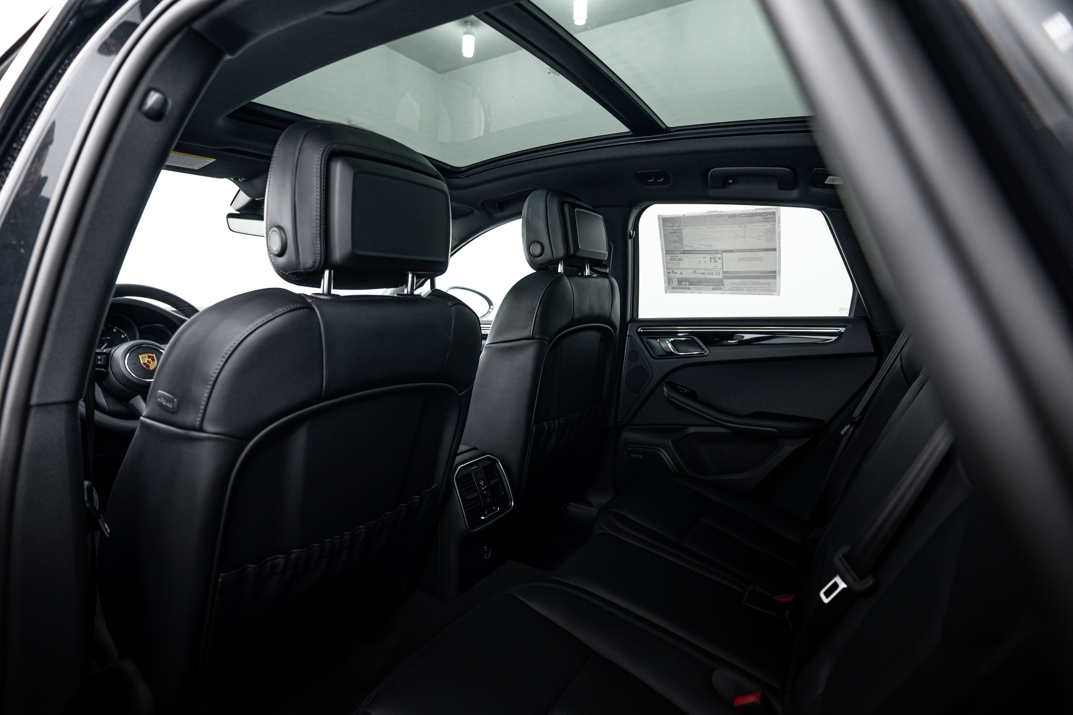 Certified 2026 Porsche Macan AWD/4WD image 23