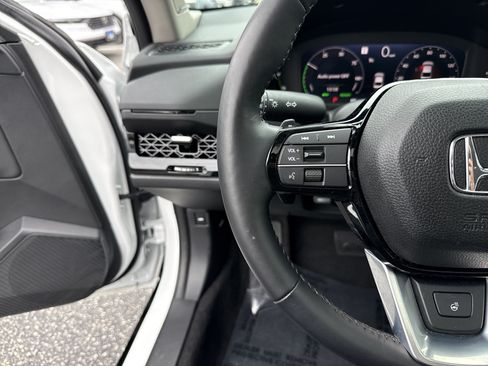 Certified 2025 Honda Accord Touring image 19