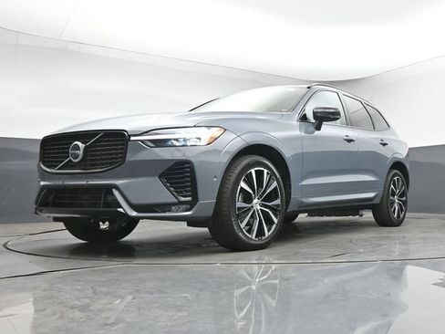 Used 2023 Volvo XC60 B5 Plus AWD/4WD image 38
