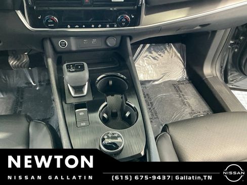 Used 2023 Nissan Rogue SV w/ SV Premium Package AWD/4WD image 13