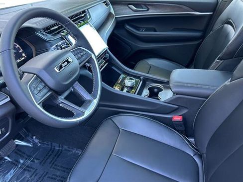 New 2025 Jeep Grand Cherokee Limited image 7