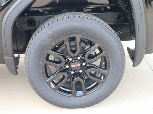 New 2026 GMC Sierra 1500 Elevation image 18