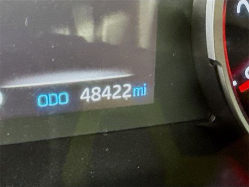 Certified 2022 Toyota RAV4 LE image 5