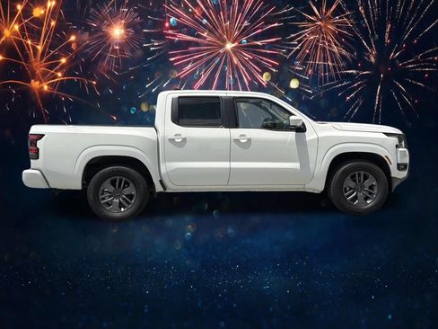 Used 2025 Nissan Frontier SV RWD image 29