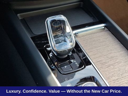 New 2026 Volvo XC60 B5 Plus w/ Protection Package Premier AWD/4WD image 12