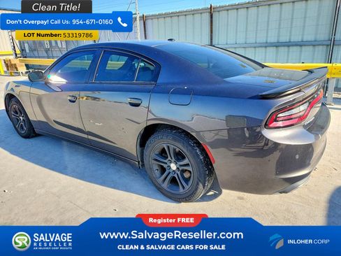 Used 2019 Dodge Charger SXT RWD image 3