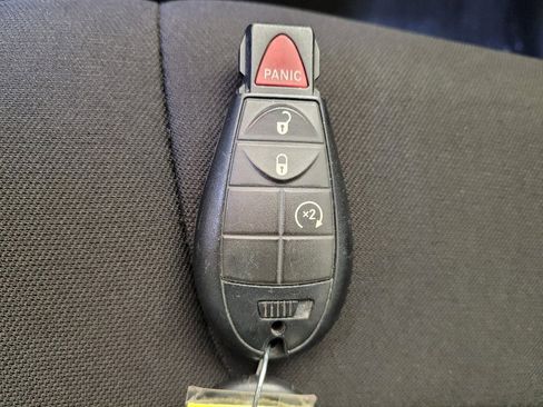 Used 2020 Jeep Cherokee Latitude w/ Cold Weather Group AWD/4WD image 32