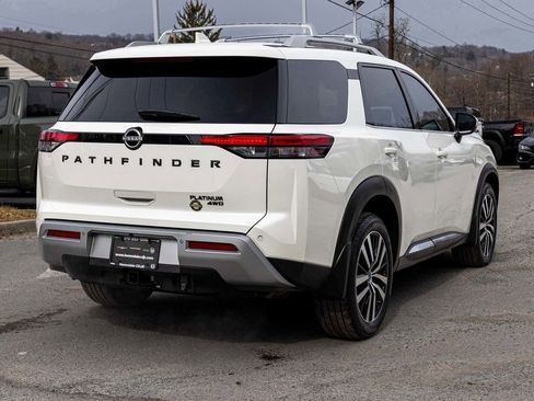 Used 2024 Nissan Pathfinder Platinum image 4