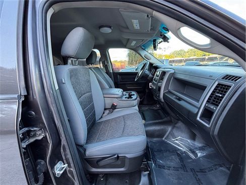 Used 2019 RAM 1500 4x4 Crew Cab Tradesman image 33