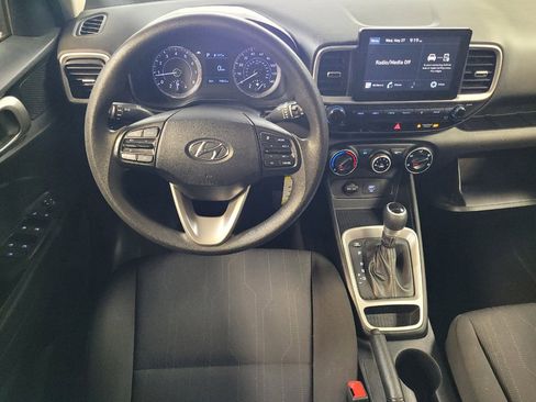 Used 2021 Hyundai Venue SE FWD image 22