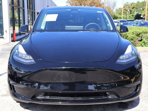 Used 2022 Tesla Model Y Long Range AWD/4WD image 11