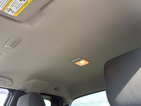 Used 2022 Nissan Frontier S w/ Technology Package image 12