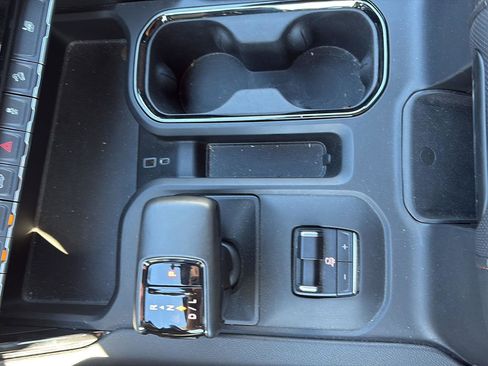 Used 2023 GMC Sierra 1500 AT4 w/ AT4 Premium Package image 23