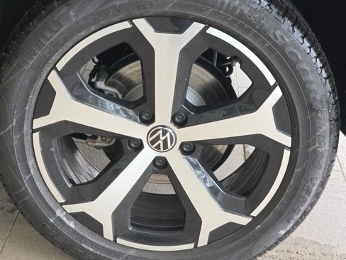 New 2026 Volkswagen Tiguan SE AWD/4WD image 11