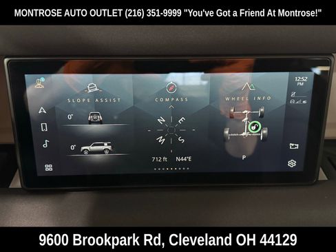 Used 2023 Land Rover Defender 110 SE image 25