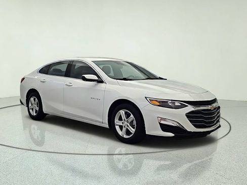 Used 2024 Chevrolet Malibu LS w/ Driver Confidence Package FWD image 8