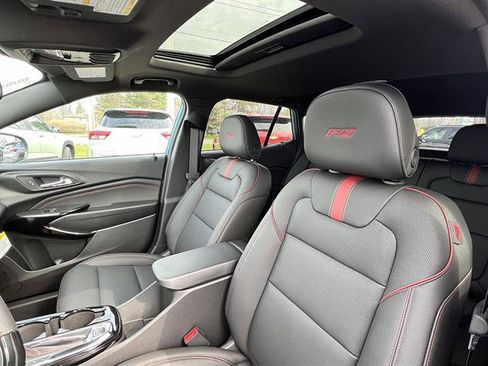 New 2026 Chevrolet Trax RS w/ Sunroof Package FWD image 12