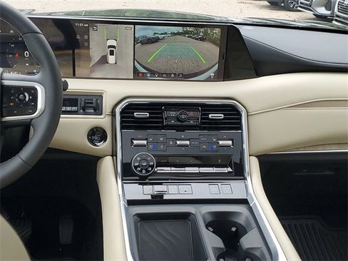 New 2025 Nissan Armada Platinum Reserve image 22