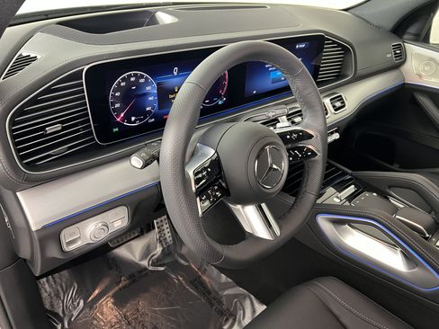 New 2026 Mercedes-Benz GLS 450 4MATIC image 18