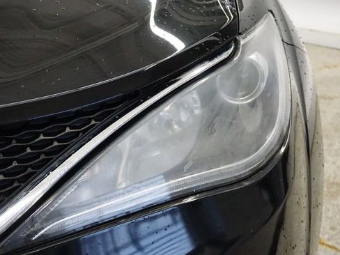 Certified 2018 Chrysler Pacifica Limited image 9