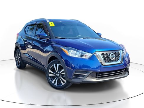 Used 2018 Nissan Kicks SV FWD image 1