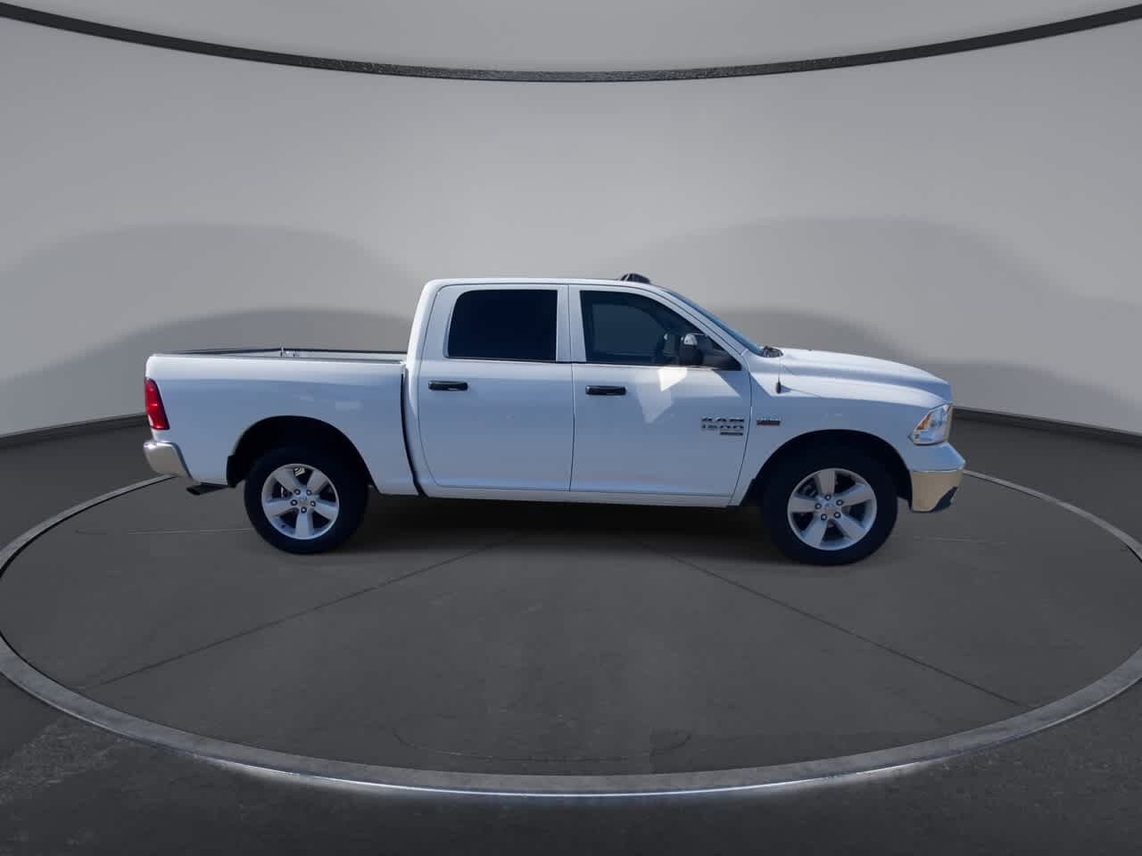 Used 2023 RAM 1500 Classic SLT AWD/4WD image 2