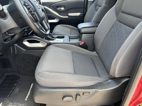 Certified 2025 Nissan Frontier SV AWD/4WD image 20