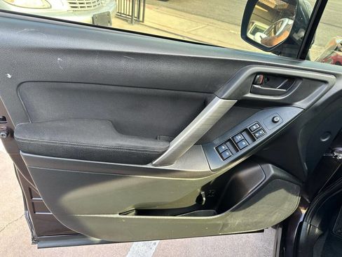 Used 2014 Subaru Forester 2.5i Premium AWD/4WD image 8