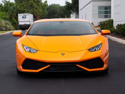 Used 2016 Lamborghini Huracan LP 610-4 AWD/4WD image 3