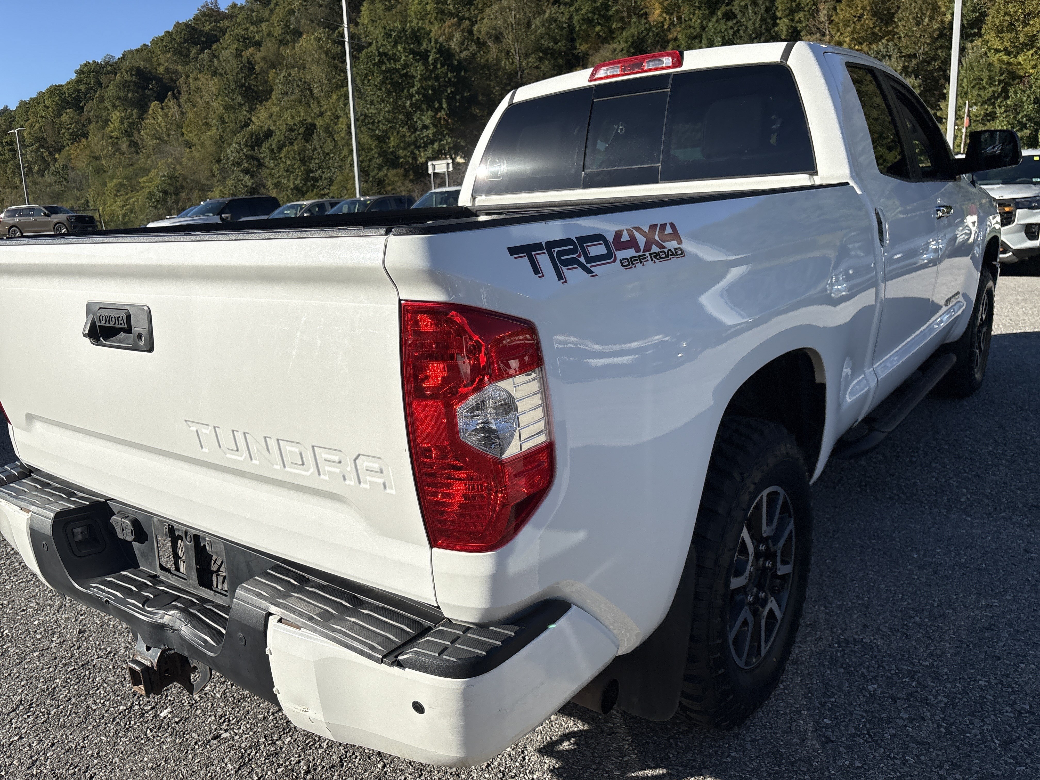 Used 2019 Toyota Tundra Limited w/ Limited Premium Package AWD/4WD image 4