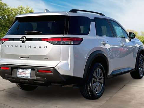 Certified 2024 Nissan Pathfinder SV FWD image 6