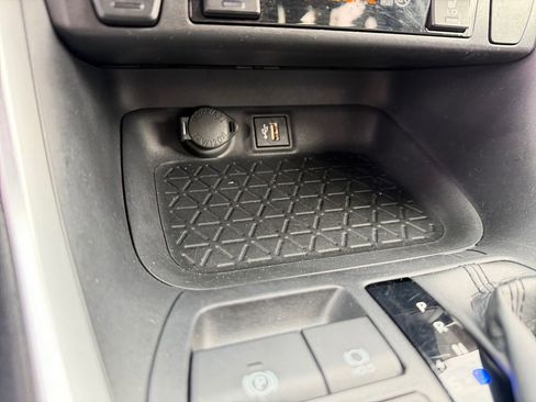 Used 2023 Toyota RAV4 XLE Premium image 27