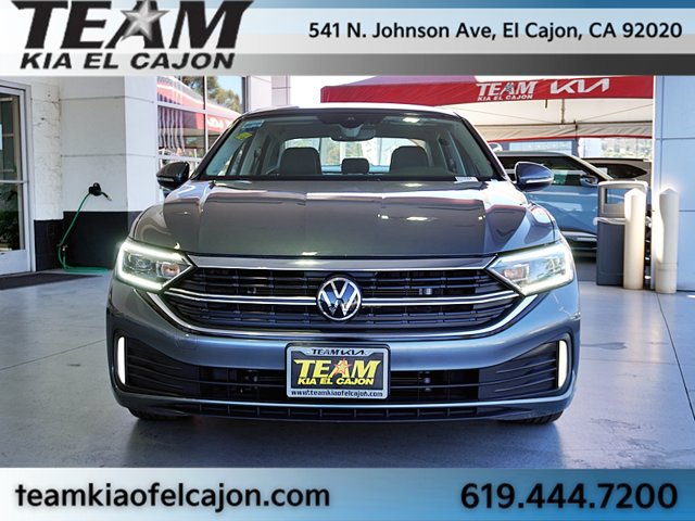Used 2023 Volkswagen Jetta SEL FWD image 4