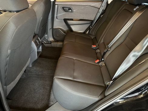 Used 2023 Nissan Rogue S AWD/4WD image 20