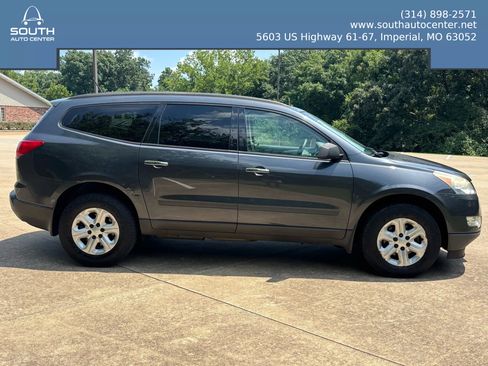 Used 2012 Chevrolet Traverse LS image 4